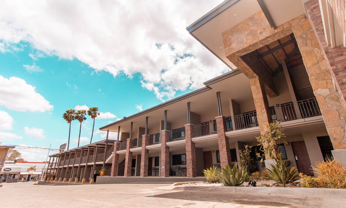 Tecate Hotel | Hotel El Dorado