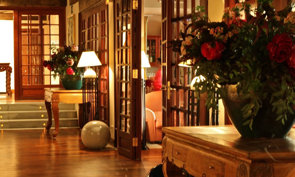 Torrecaballeros Hotel | Hotel El Rancho