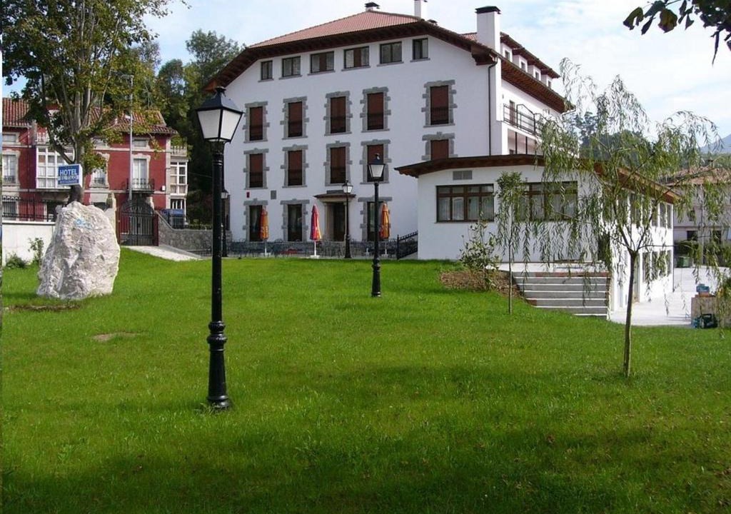 Panes Hotel | Hotel El Tilo