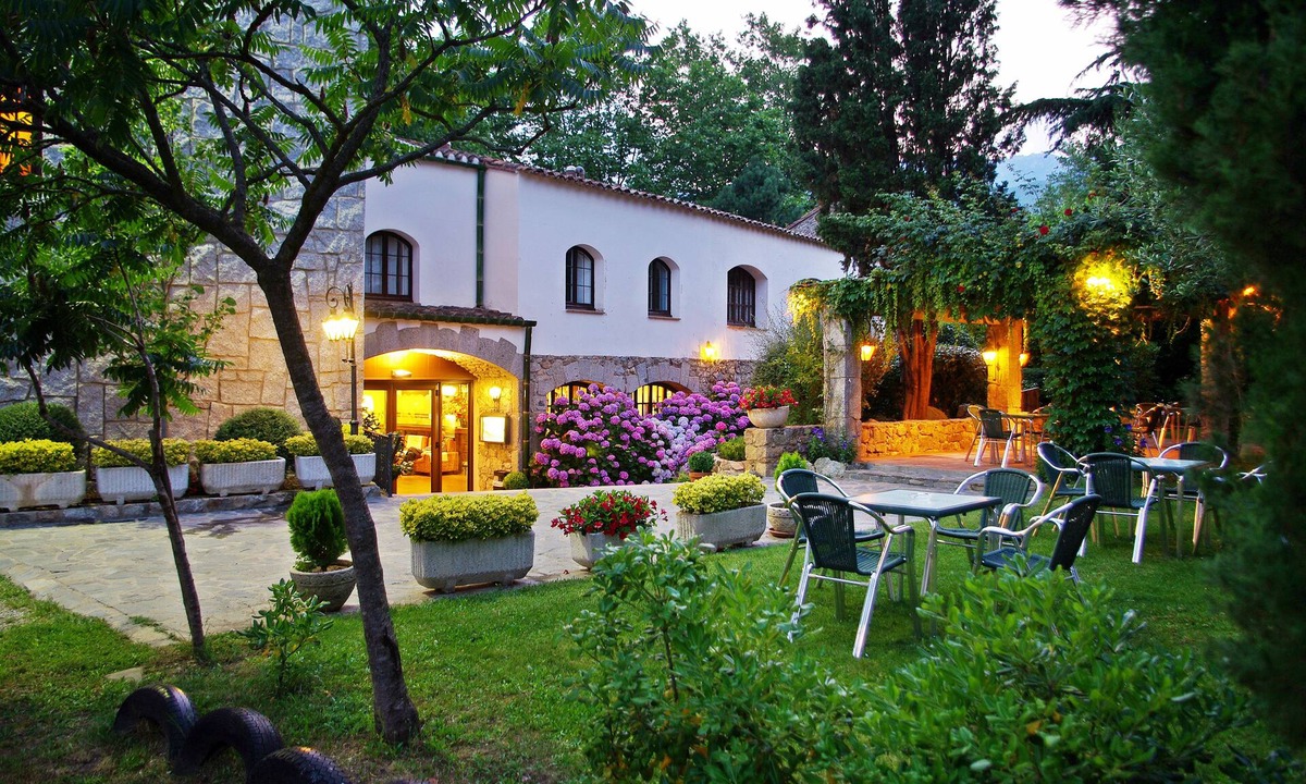 Macanet de Cabrenys Hotel | Hotel Els Caçadors de Maçanet