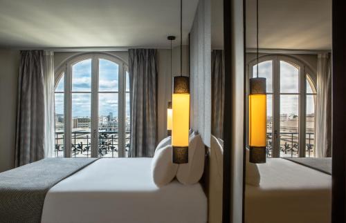 Saint-Vincent-de-Paul Hotel | Hotel Flanelles Paris
