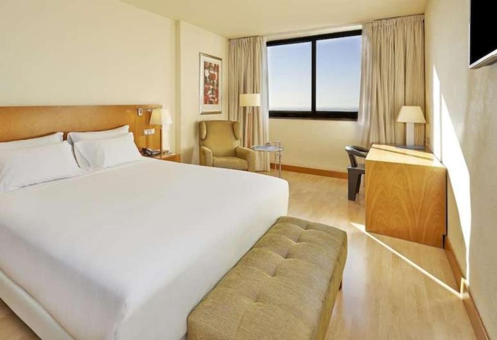 Sant Joan Despi House | Hotel Hesperia Tower Sant Just, Luxury Suite 4*