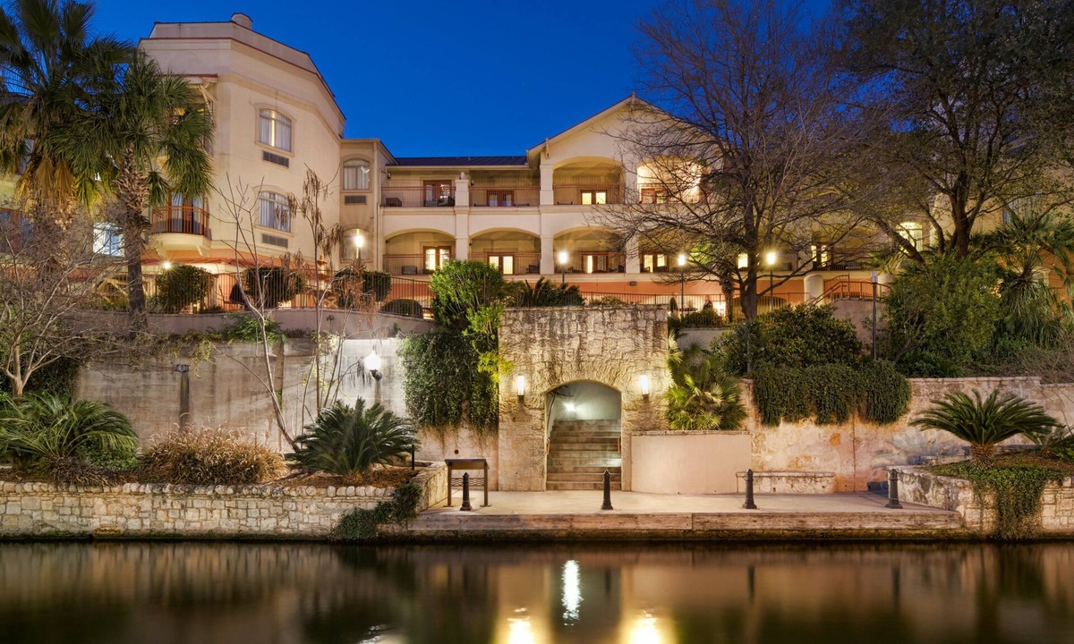 Downtown San Antonio Hotel | Hotel Indigo San Antonio Riverwalk by IHG