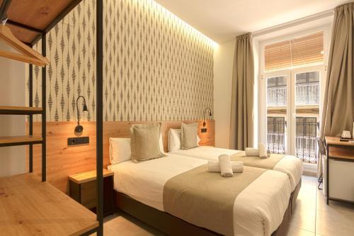 Barri Vell - Santa Creu Hotel | Hotel La Milagrosa