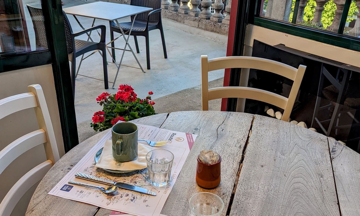 Bourbon-Lancy Hotel | Hotel La Tourelle du Beffroi