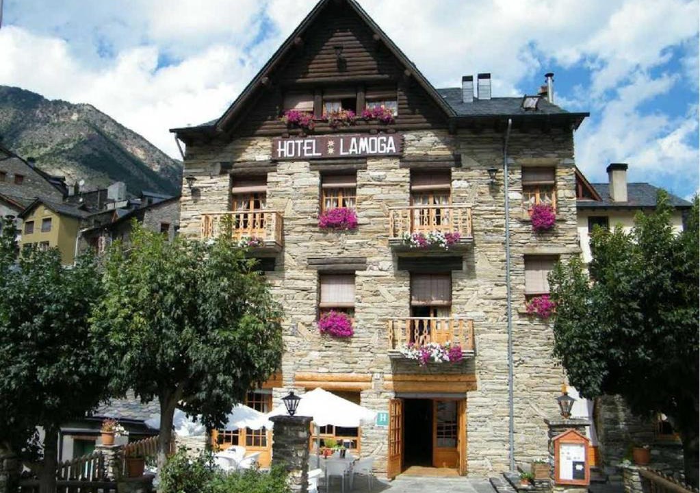 Llavorsi Hotel | HOTEL LAMOGA