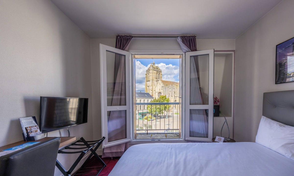 Dreux Hotel | Hotel le Beffroi