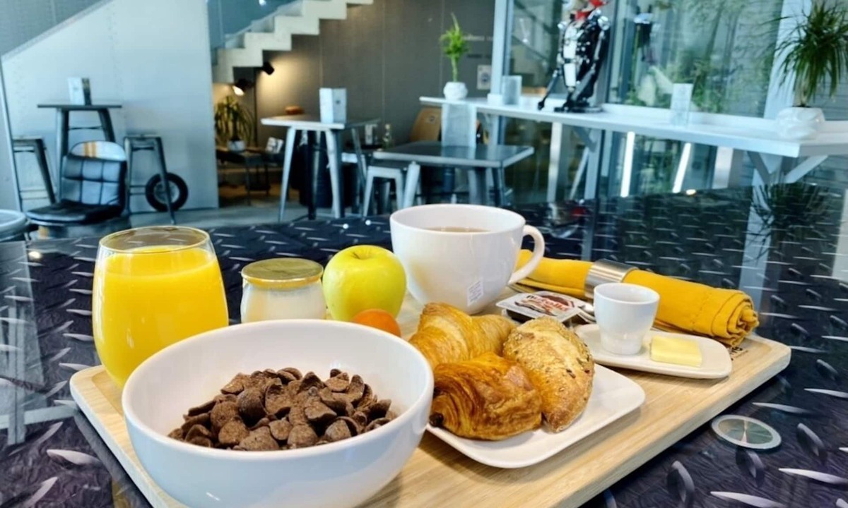 Charleville-Mezieres Hotel | Hotel Le Dormeur du Val