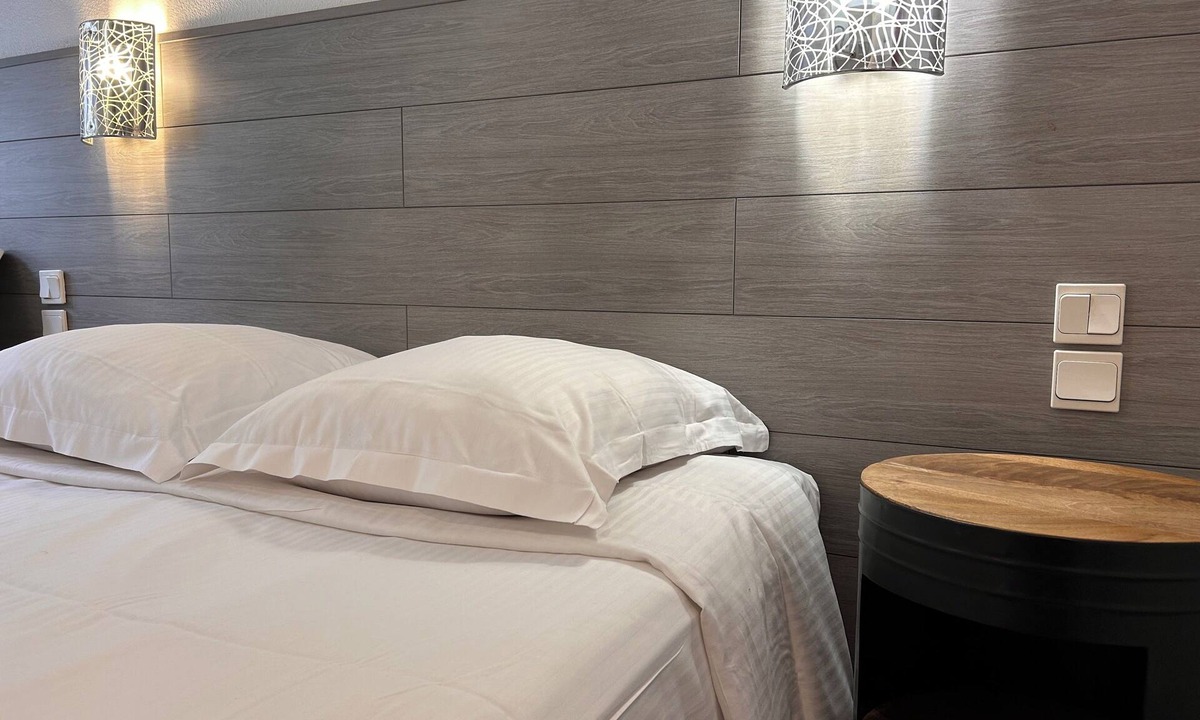 Moirans-en-Montagne Hotel | Hotel Le Lacuzon
