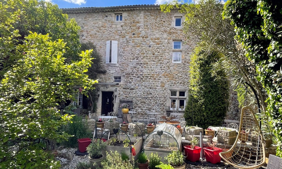 Vallon-Pont-d'Arc Hotel | Hotel le Manoir du Raveyron