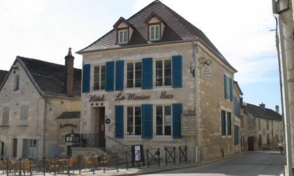 Les Riceys Hotel | Hotel Le Marius