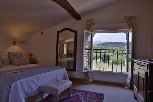 Reynes Hotel | Hotel Le Mas Trilles
