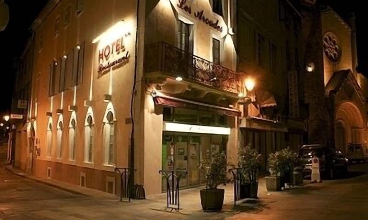 Limoux Hotel | Hotel Les Arcades