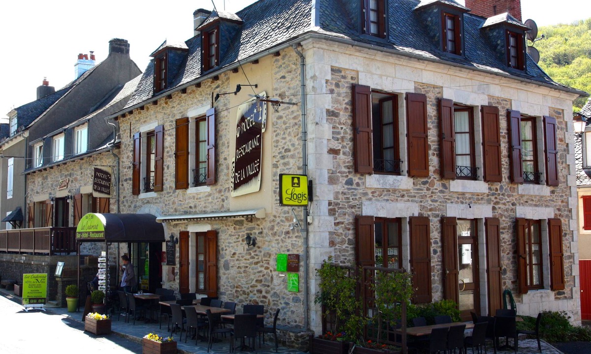 Saint-Chely-d'Aubrac Hotel | Hotel Les Coudercous