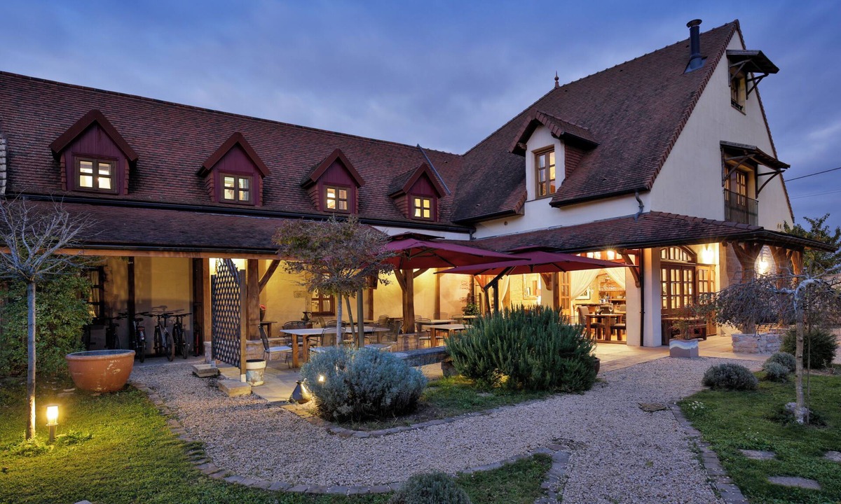 Gevrey-Chambertin Hotel | Hotel Les Deux Chevres Gevrey-Chambertin