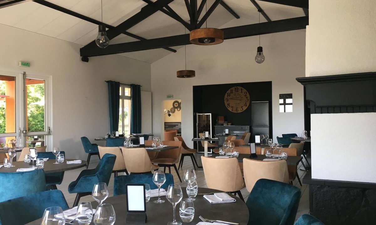 Bressuire Hotel | Hotel Les Trois Marchands