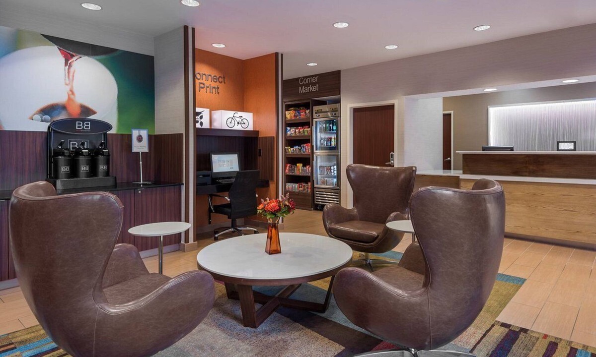 Newtonville Hotel | Hotel Luna