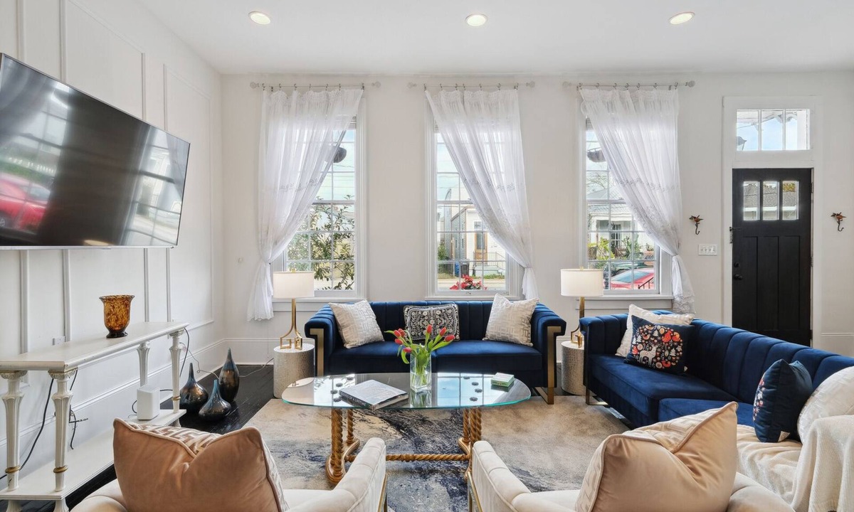 West Riverside House | Hotel luxury meets NOLA charm!