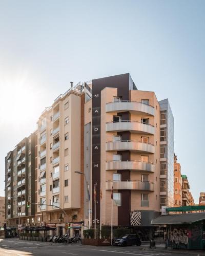 Collblanc y La Torrassa Hotel | Hotel Madanis