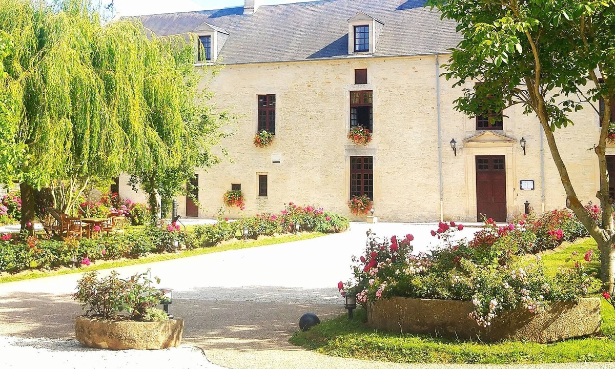 Crepon Hotel | Hotel Manoir de Mathan