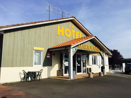 Roullet-Saint-Estephe Hotel | Hotel Marjolaine