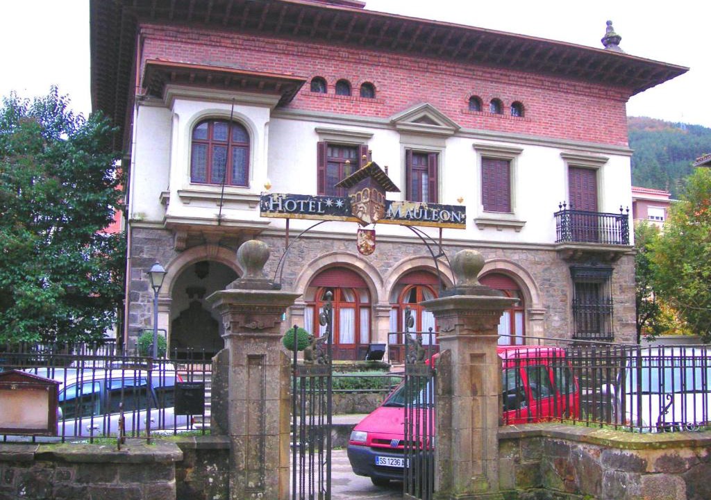 Legazpia Hotel | Hotel Mauleon