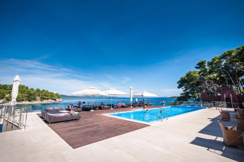 Bozava Hotel | Hotel Maxim