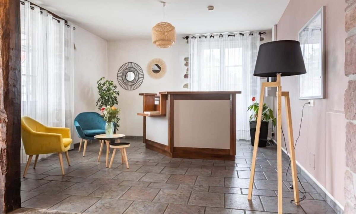 Saint-Jean-le-Vieux Hotel | Hotel Mendy