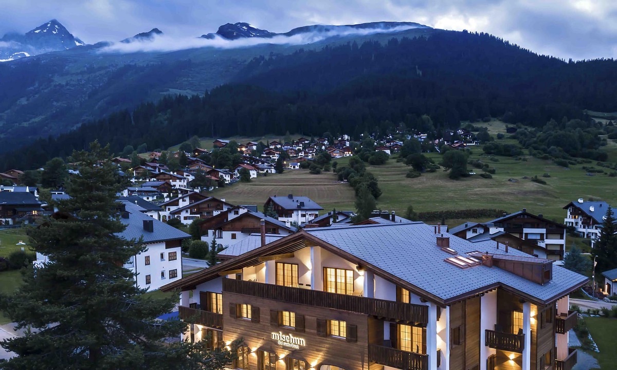 Tavanasa Hotel | Hotel mischun