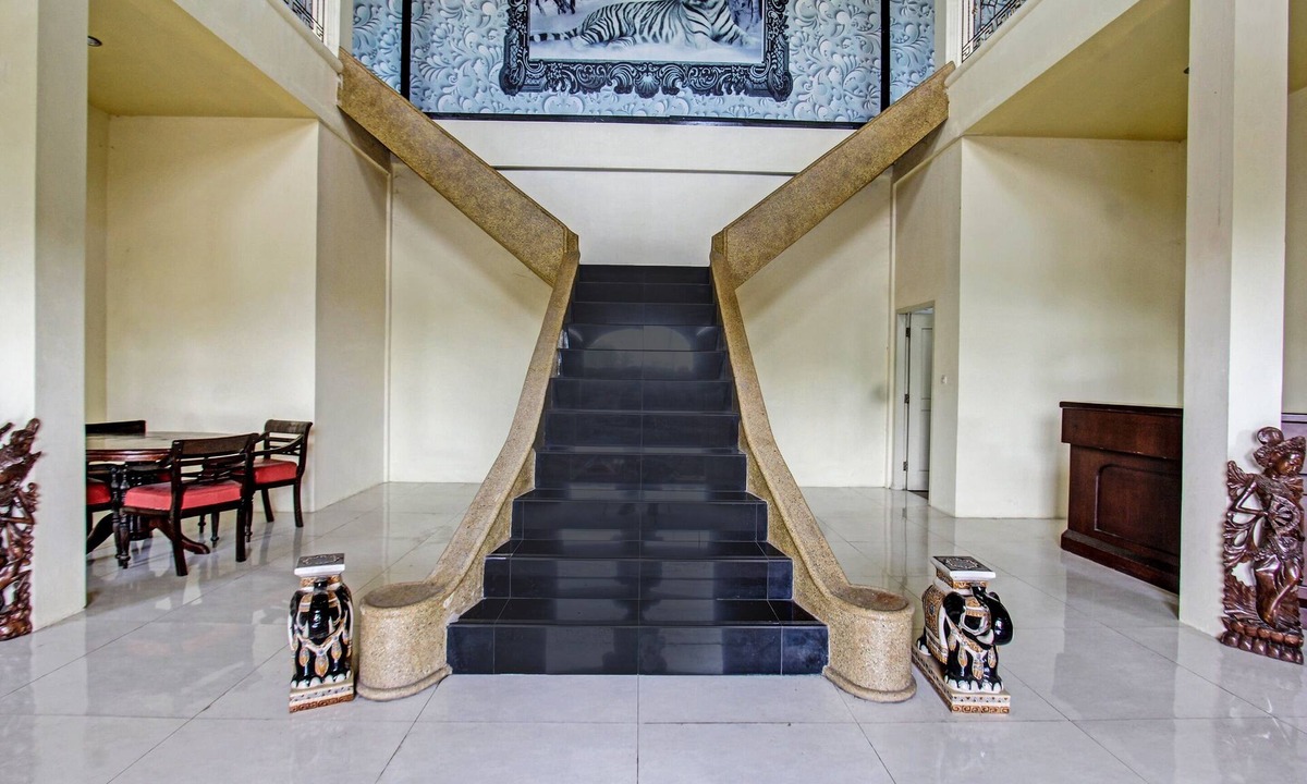 Gerung Hotel | Hotel O Ayu Bypass MansionNearBundaran Gerung