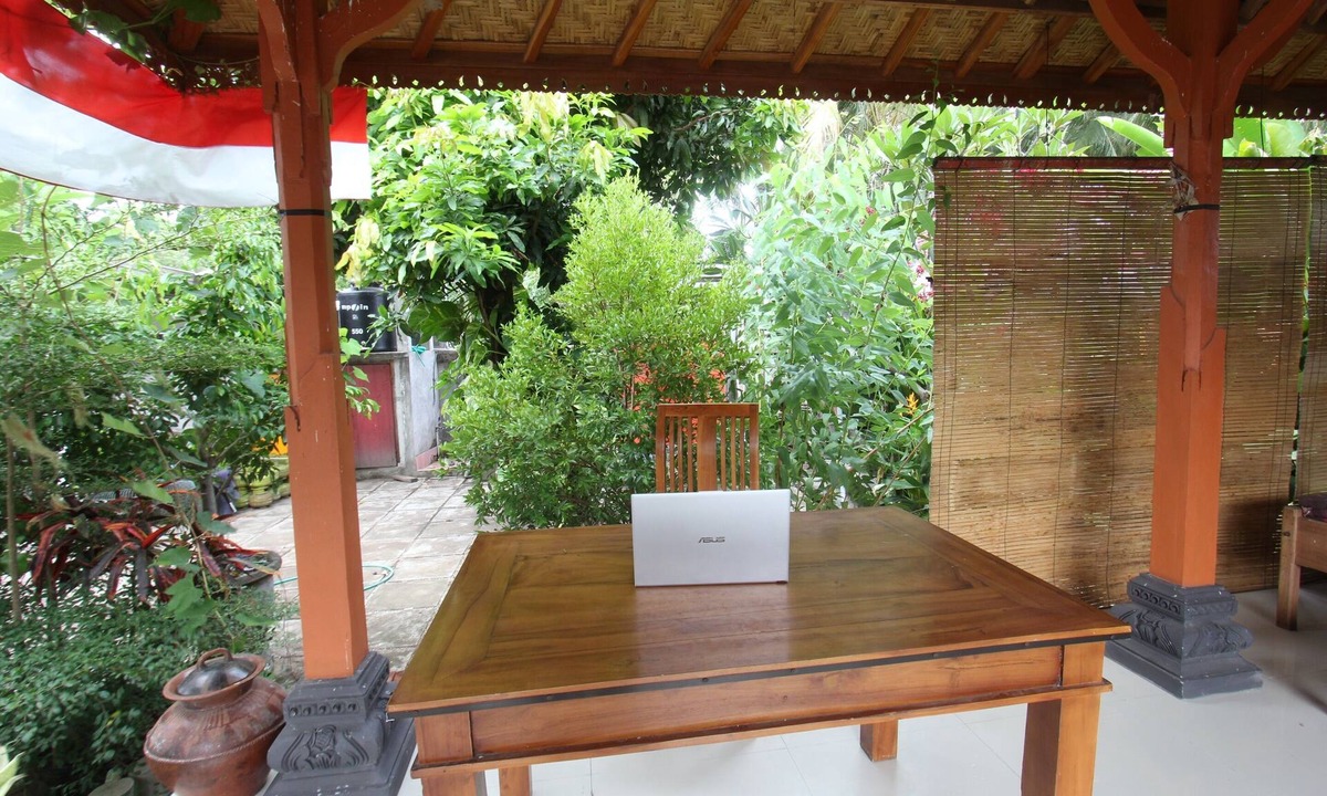 Kecamatan Narmada Hotel | Hotel O Dannis Homestay Near Musholla Al Istiqomah Terawangan