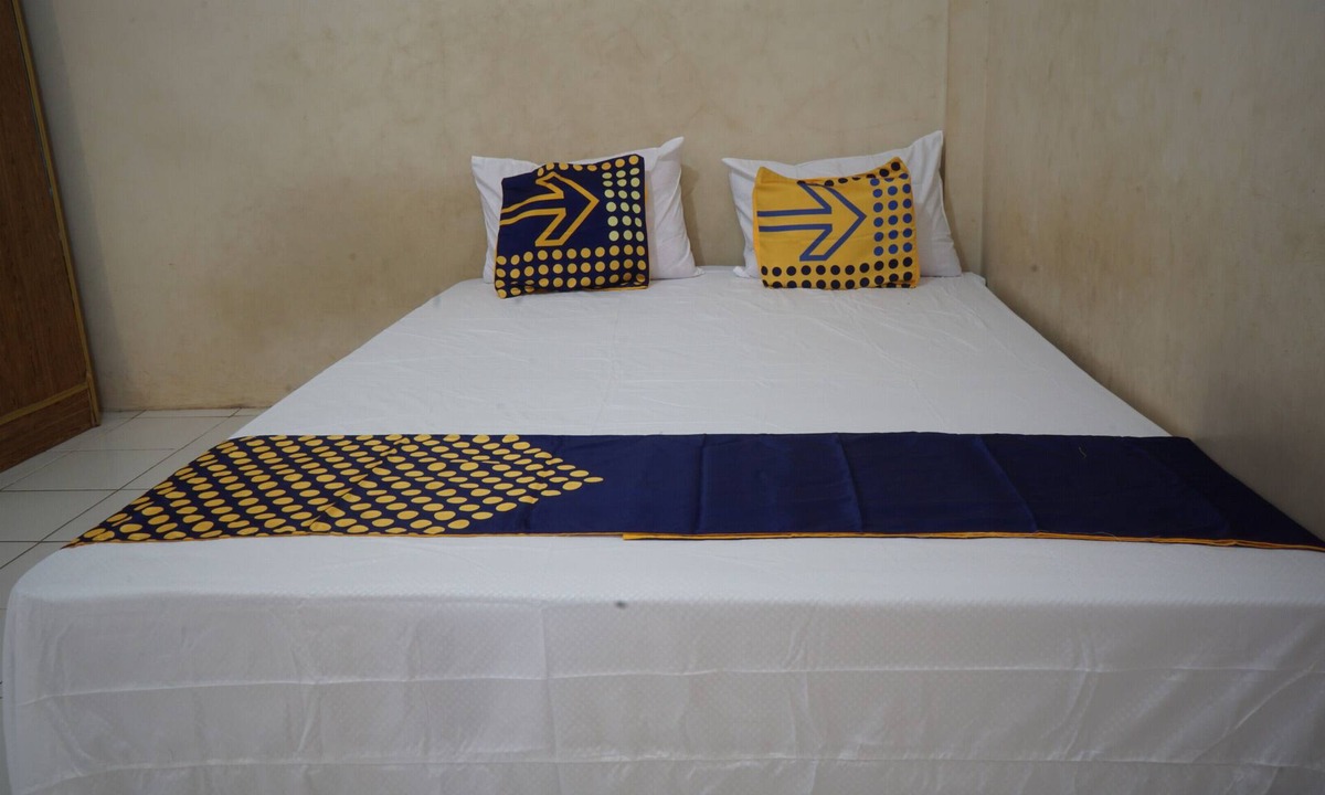 Genteng Hotel | Hotel O Hunian 99