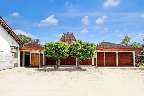Banjarasri Hotel | Hotel O Joglo Menoreh Resto & Homestay