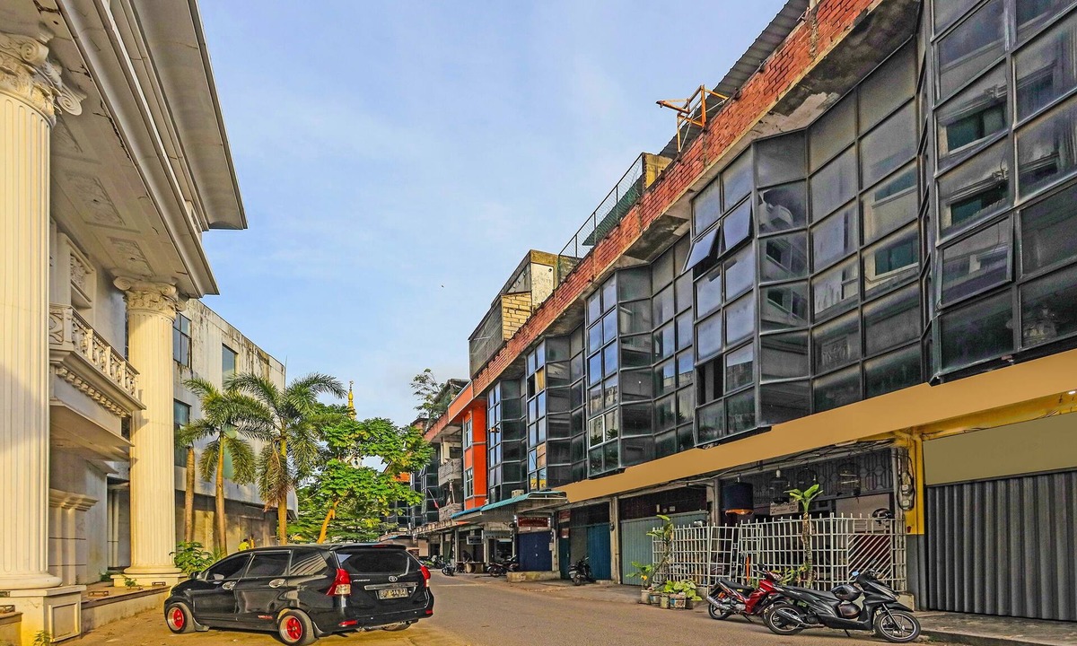 Lubuk Baja Hotel | Hotel O Penginapan ReniNearMall Nagoya Hill
