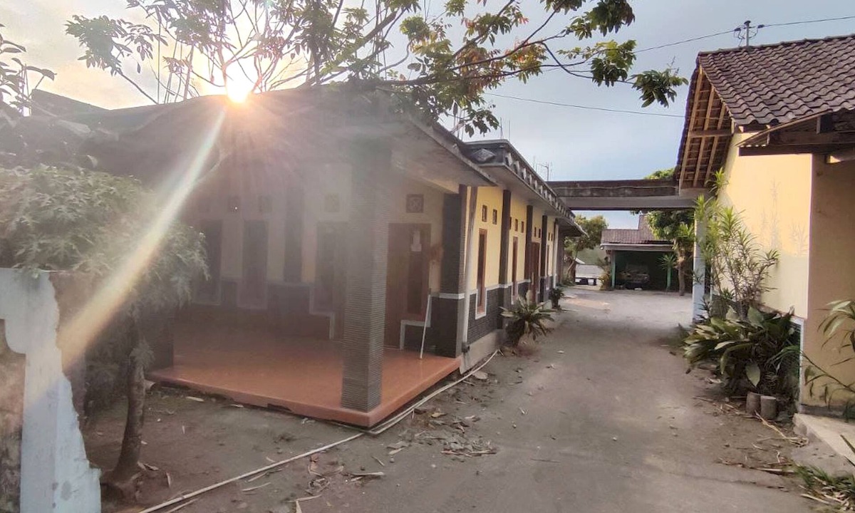 Pleret Hotel | Hotel O Pondok Wisata Kurniawan 2NearWonogondang Camp (Bumi Perkemahan Wonogondang)