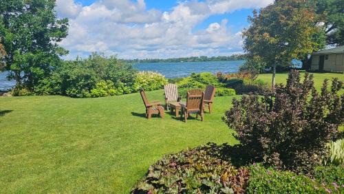 Saint-Timothee Hotel | Hotel Oasis Lac St-Louis