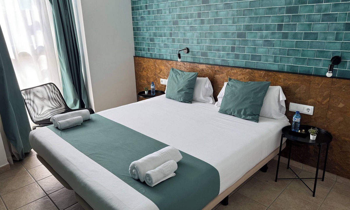 Gironella Hotel | HOTEL ORENETA - Gironella