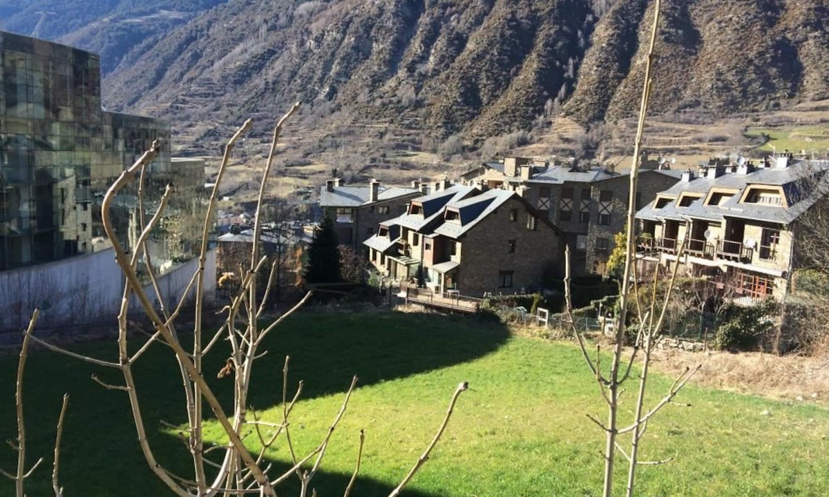 Encamp Hotel | Hotel Oros