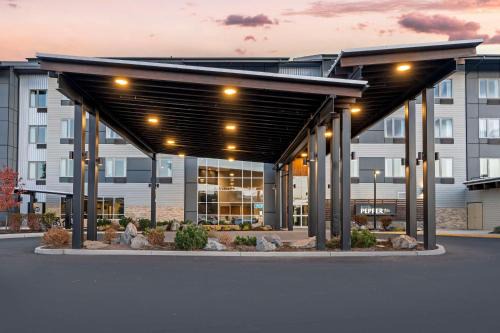 Century West Hotel | Hotel Peppertree Bend, BW Premier Collection