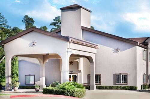 Huntsville Hotel | Hotel Piney Woods