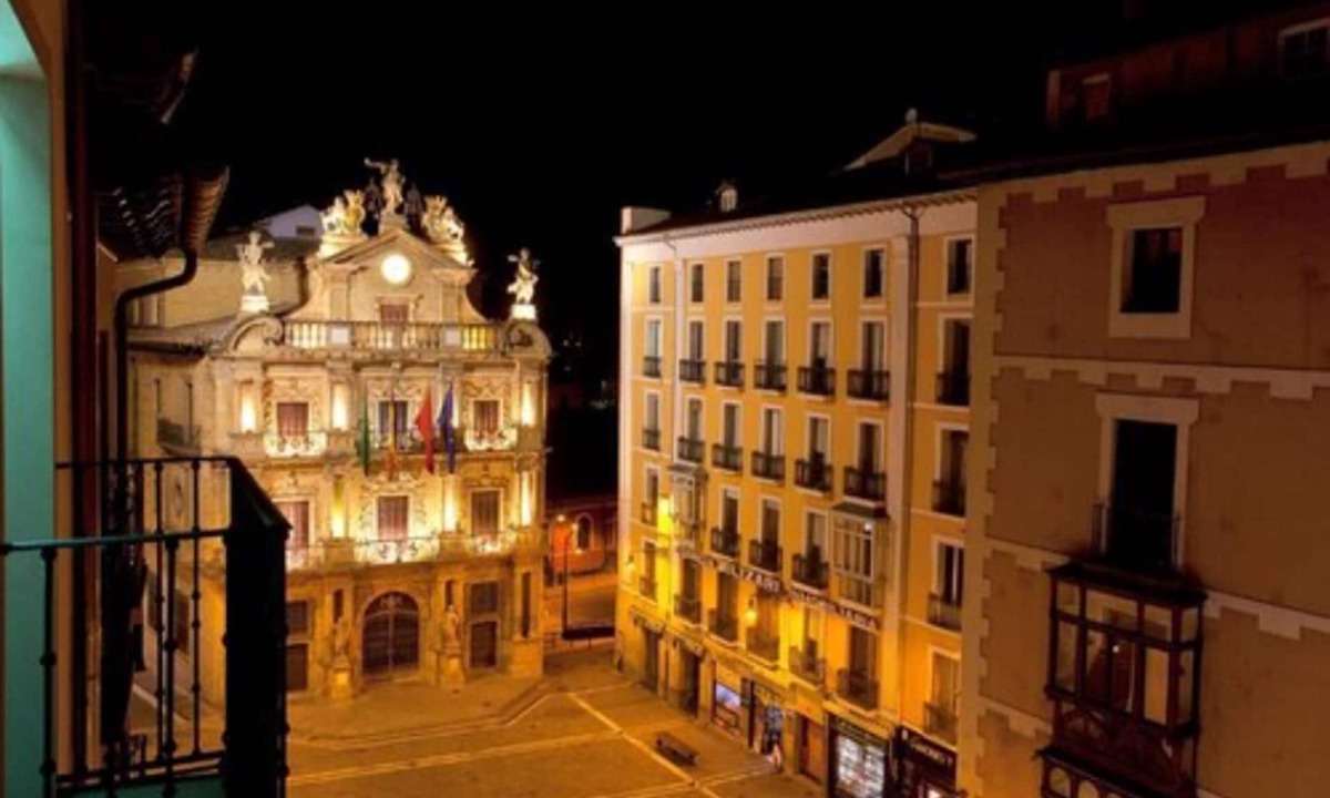 Old Town Hotel | Hotel Pompaelo Urban Spa