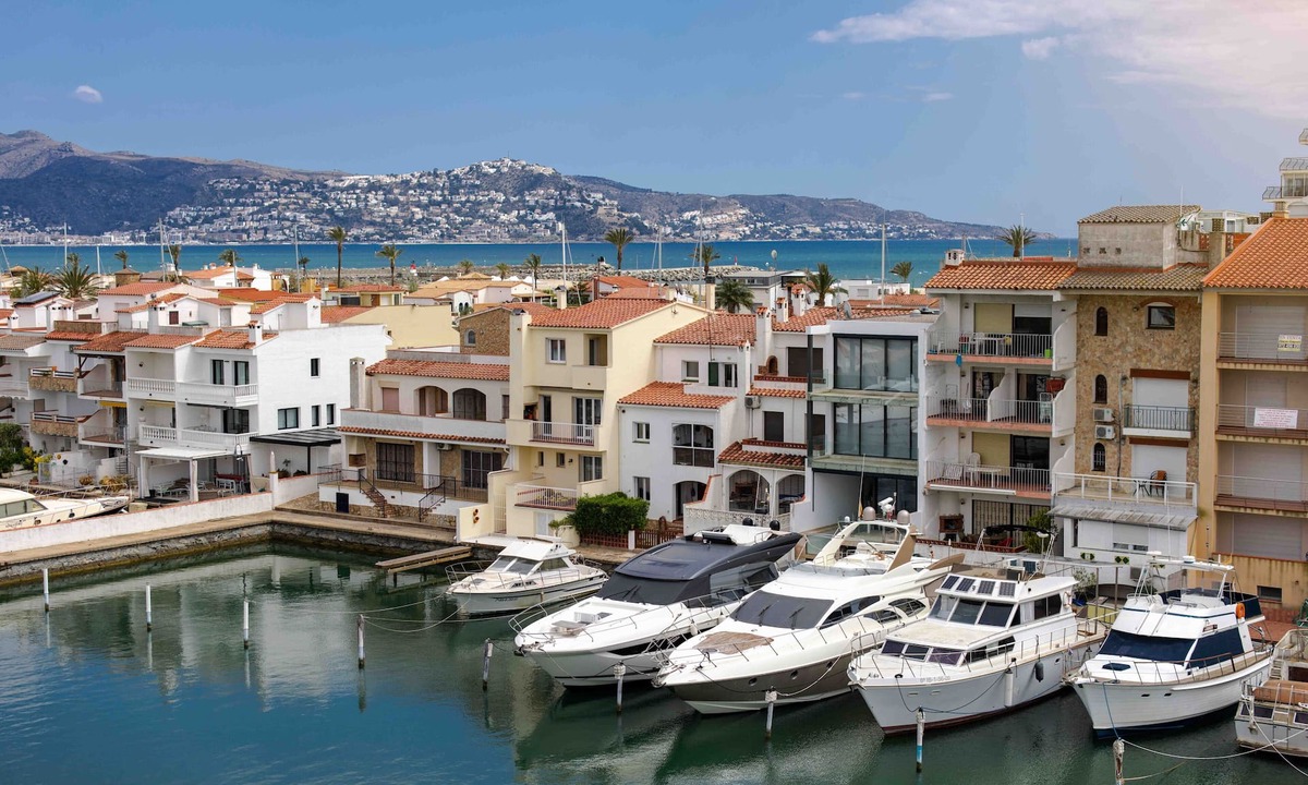 Empuriabrava Hotel | Hotel Port Salins by Pierre & Vacances