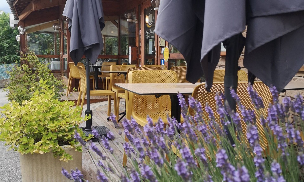 Saint-Julien-en-Champsaur Hotel | Hotel-restaurant Les Chenets