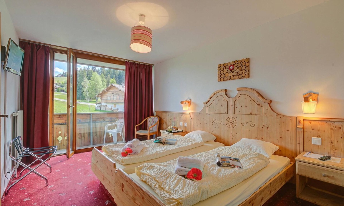 Les Mosses Hotel | Hotel Relais Alpin Twin Room & Balcony2, Les Mosses, Switzerland