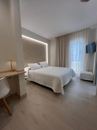 Sant Carles de la Rapita Hotel | Hotel Restaurant Llansola