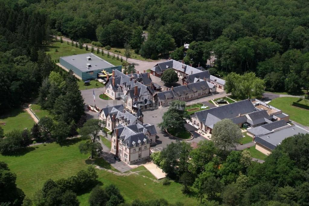 Neuvy-sur-Barangeon Resort | Hotel-Restaurant Domaine de la Grande Garenne