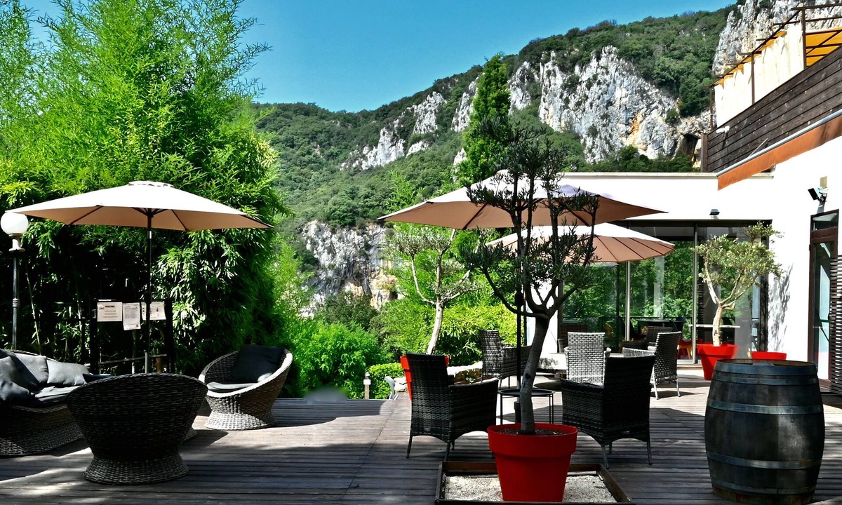 Vallon-Pont-d'Arc Hotel | Hotel Restaurant le Belvedere