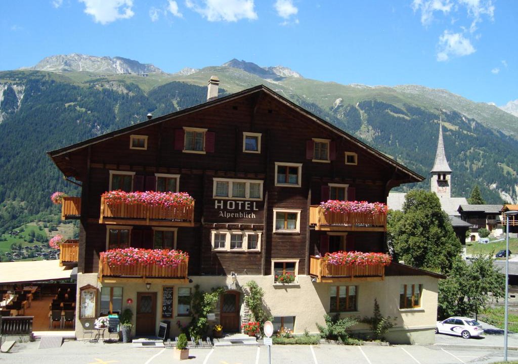 Ernen Hotel | Hotel Restaurant Alpenblick