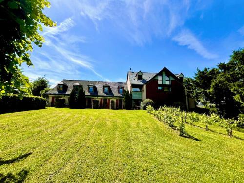 Mur-de-Barrez Hotel | Hotel Restaurant Auberge du Barrez Logis