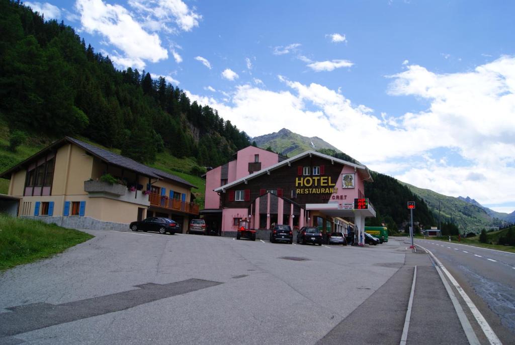 Bourg-Saint-Pierre Hotel | Hotel Restaurant du Crêt